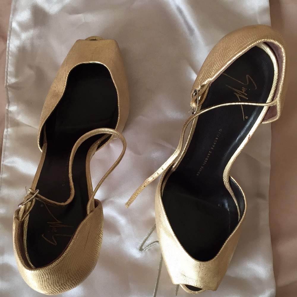 Giuseppe Zanotti shoe